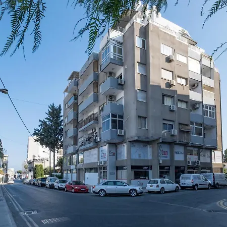 Apartment Sanders Coral Court Penthouse - Cute 3-bedroom With Balcony Limassol
