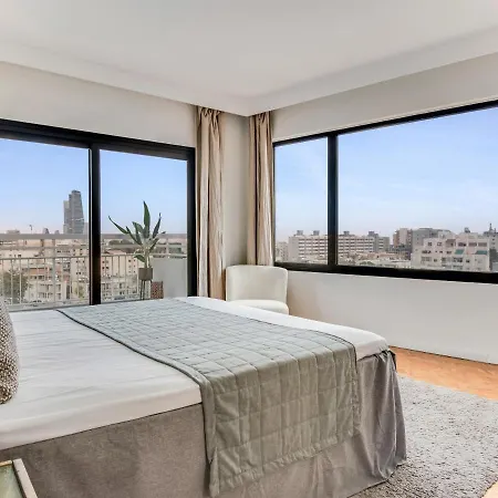 Sanders Coral Court Penthouse - Cute 3-bedroom With Balcony *