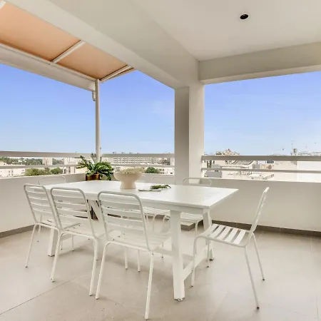 Sanders Coral Court Penthouse - Cute 3-bedroom With Balcony * Лимасол